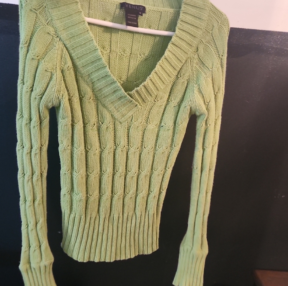 SOLD 10 For $30 ✨️VENUS Women's Light Green V-Neck Sweater